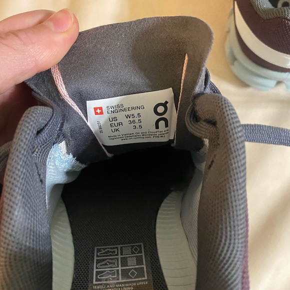 On Women’s Cloud X Sneaker, Size 5.5, women’s - Picture 6 of 6